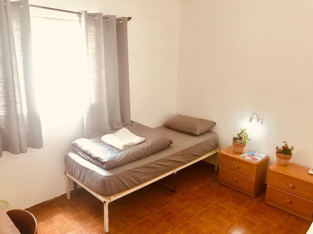 Al Yakhour Hostel Хайфа Екстер'єр фото