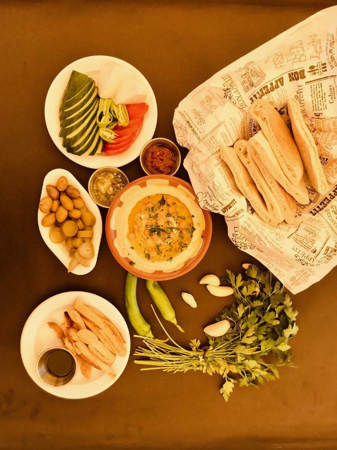 Al Yakhour Hostel Хайфа Екстер'єр фото